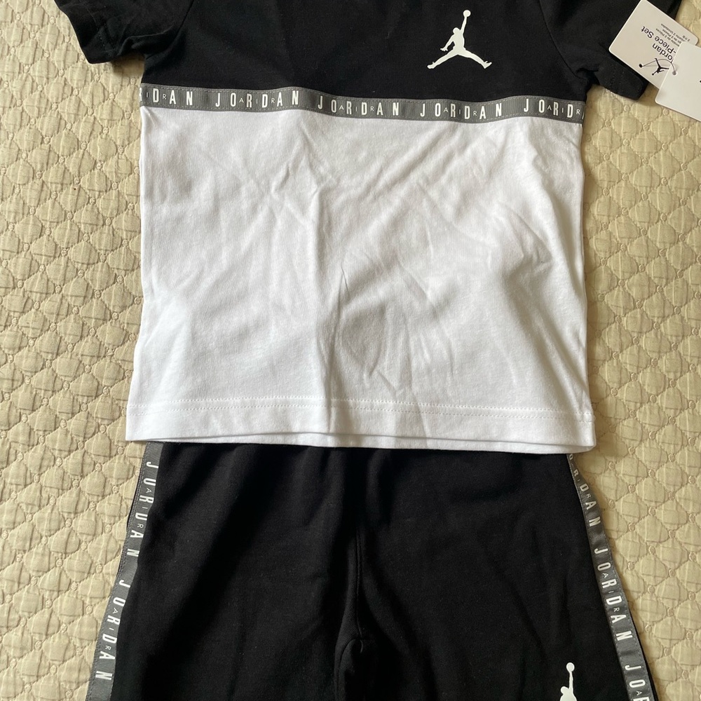 Jordan and Puma T-Shirts and Shorts Set - Picture 4 of 4